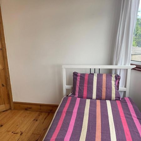 Lovely Rooms In West London Northolt  ภายนอก รูปภาพ